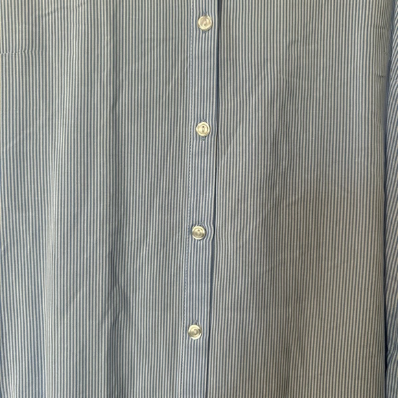 H&M Women’s Sleeveless Button Blouse - Picture 7 of 9